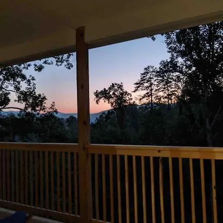 Summer Deal- New4 Suites, View, Game Room & Hot Tub